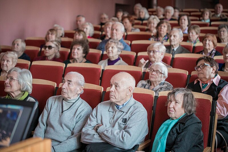 Vairāk nekā 400 Latvijas iedzīvotāju pilnveido finanšu pratību ESZF mācībās