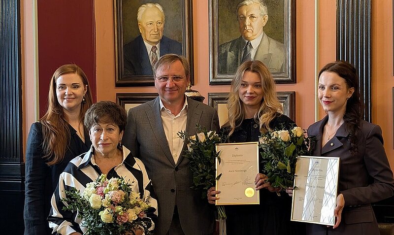 Profesores Šteinbukas stipendiju saņem divas izcilu maģistra darbu autores