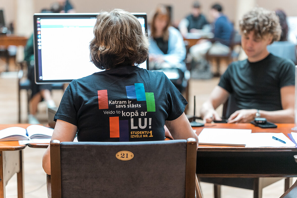 Pieteikšanās klātienē pirmajā dienā, 15. jūlijā, LU, Raiņa bulv. 19. Foto: Toms Grīnbergs, Latvijas Universitāte.