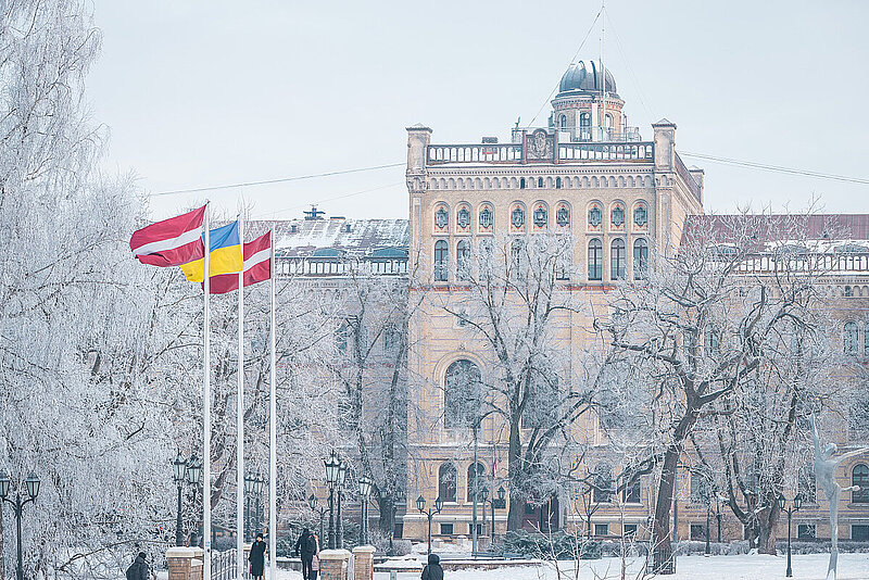 LU apstiprina mākslīgā intelekta rīku izmantošanas noteikumus – skaidras robežas digitālajā laikmetā