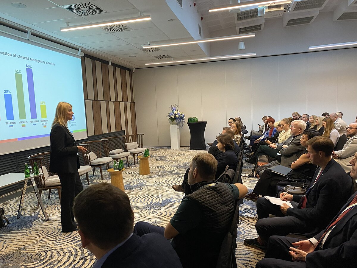 ESZF vadošās pētnieces Ievas Birkas prezentācijas laikā. Foto no pētnieces personīgā arhīva.