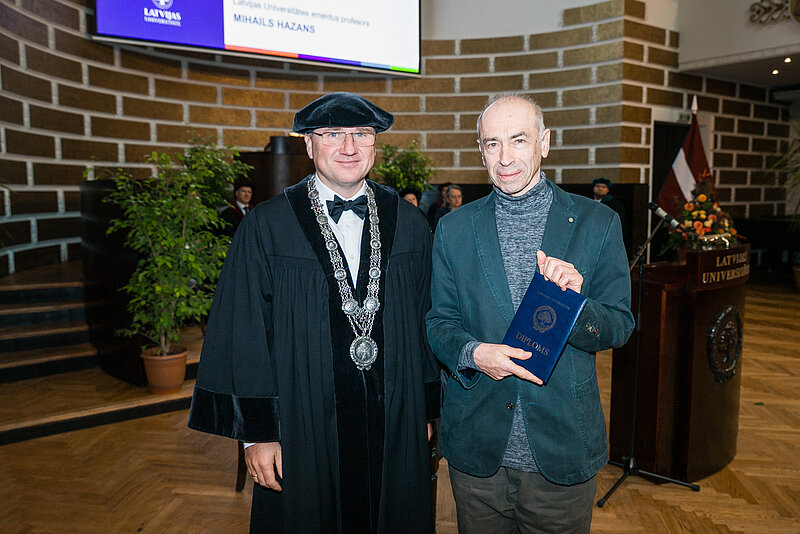Par akadēmisko ieguldījumu Mihailam Hazanam piešķir LU emeritus profesora nosaukumu