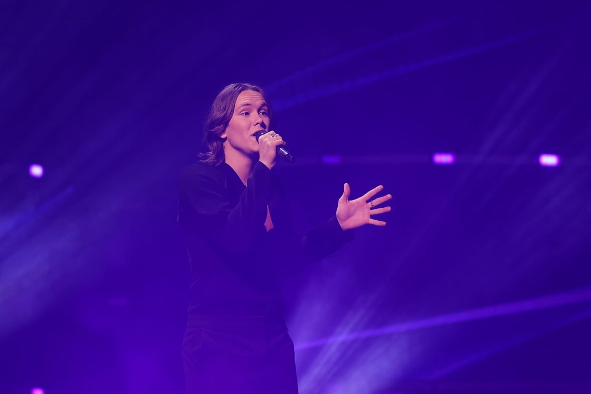 ESZF students Jurģis Namejs Zvejnieks, uzstājoties "X Faktora" finālā. TV3 publicitātes foto.