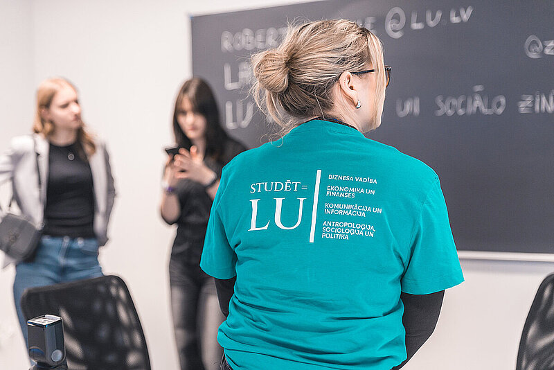 Atklāj ekonomikas un sociālo zinātņu spēku festivālā “Universs@LU”!