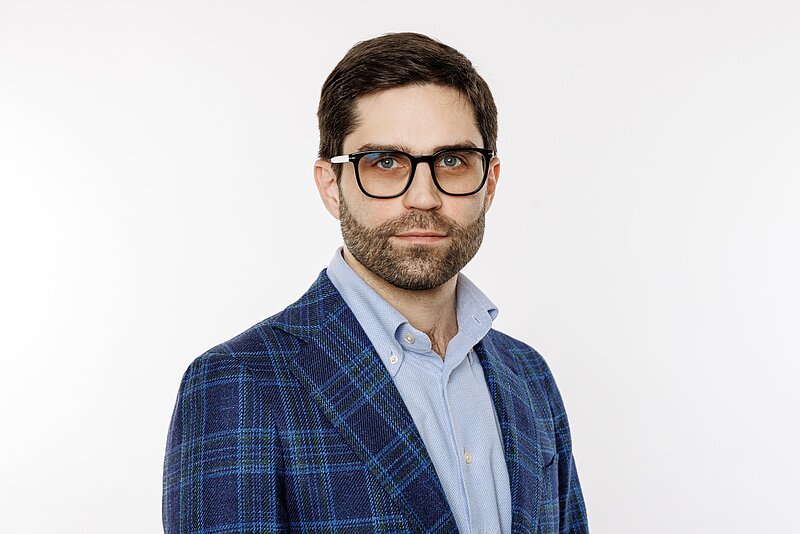 Pētnieks Ņikišins Serbijā skaidro valsts pārvaldības lomu nedemokrātisku režīmu leģimitātē